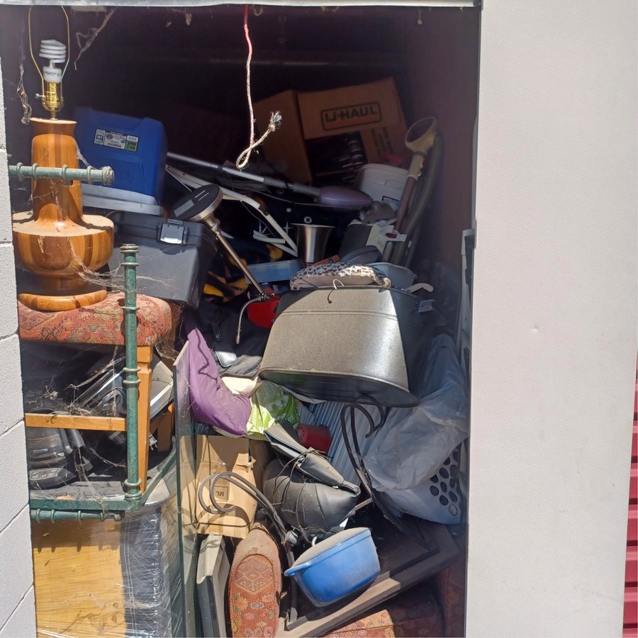 5 x 13 storage unit in Sacramento, CA