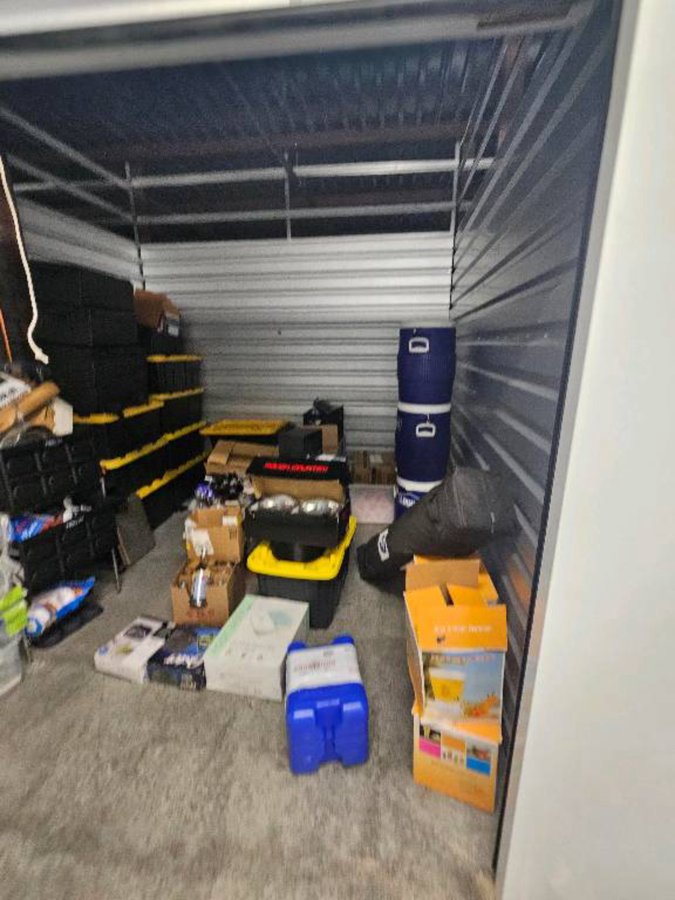 10 x 10 storage unit in Las Vegas, NV