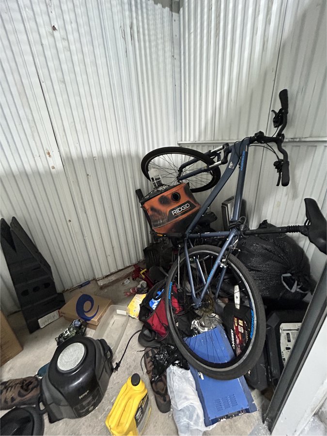 5 x 10 storage unit in Baltimore, MD