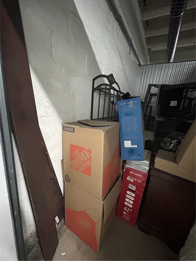 5 x 10 storage unit in Baltimore, MD