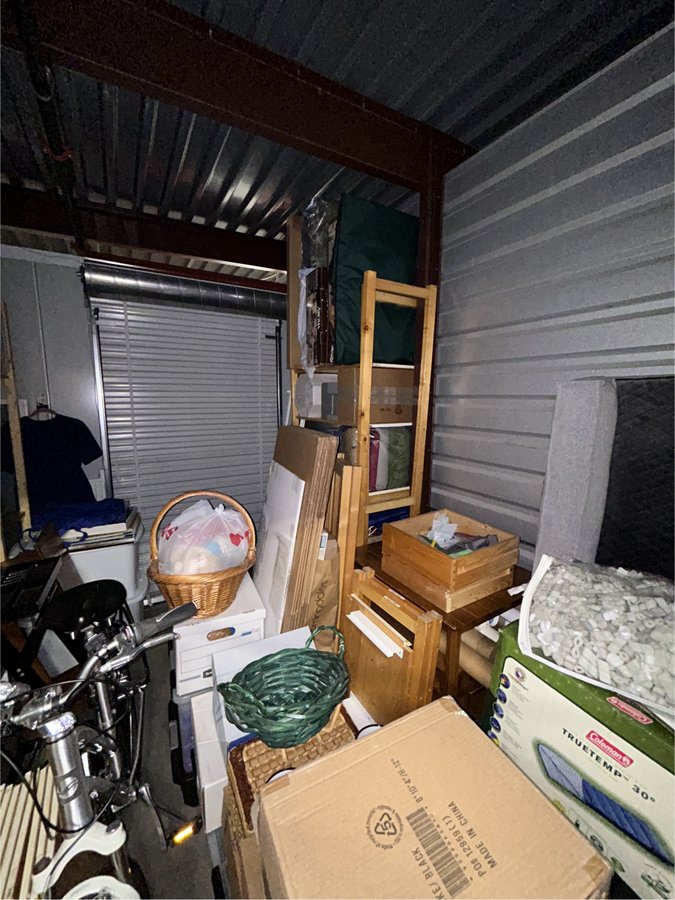 6 x 10 storage unit in Bethesda, MD