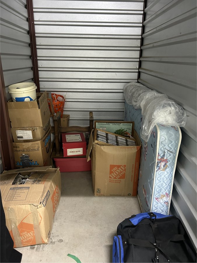 5 x 10 storage unit in Frederick, MD
