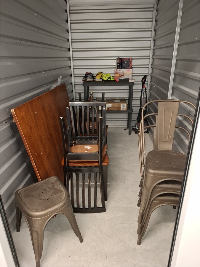 5 x 10 storage unit in Indianapolis, IN