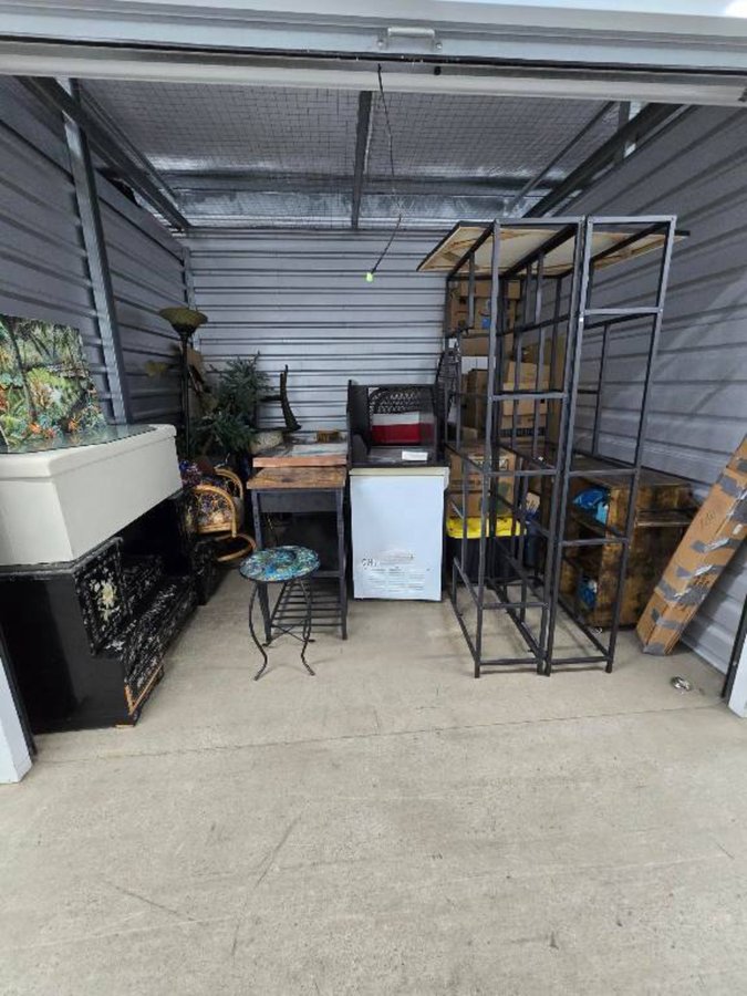 10 x 10 storage unit in Kapolei, HI