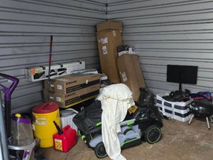 10 x 10 storage unit in Kapolei, HI