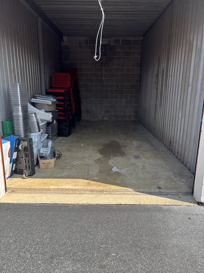 10 x 20 storage unit in New Castle, DE