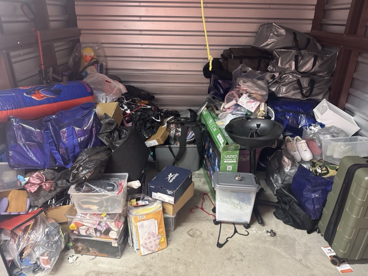 7 x 10 storage unit in Hicksville, NY