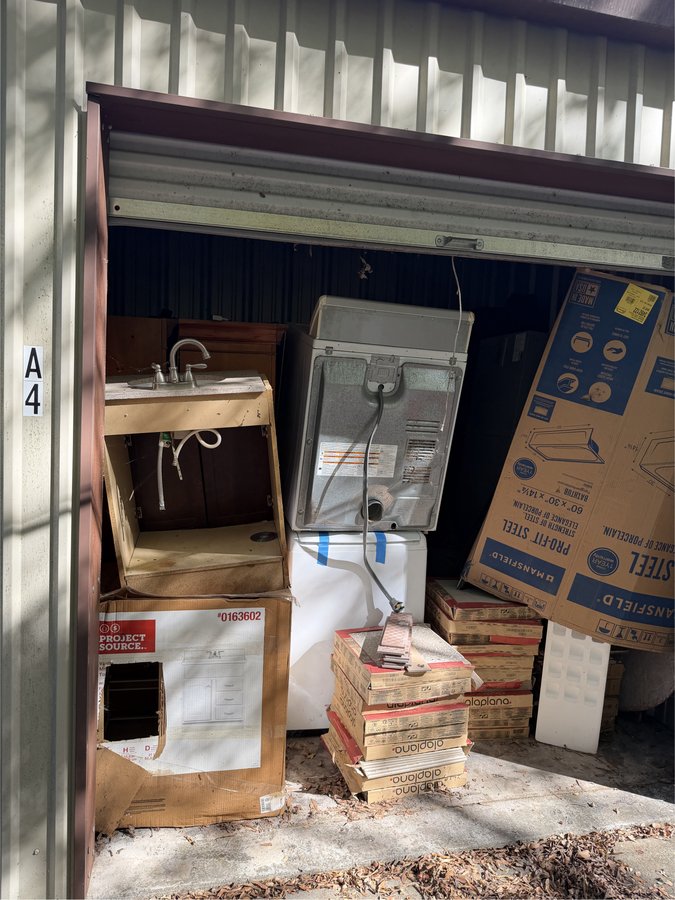10 x 10 storage unit in Monroe, LA
