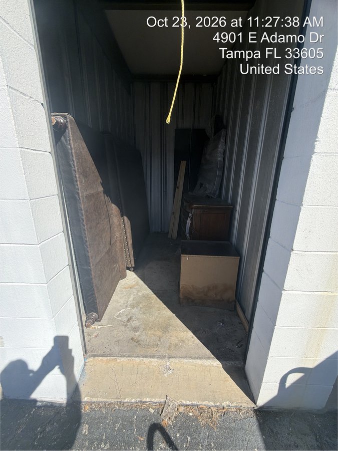 5 x 10 storage unit in Tampa, FL