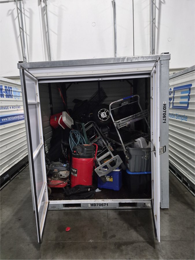 8 x 8 storage unit in Houston, TX