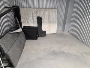 10 x 10 unit in Owings Mills