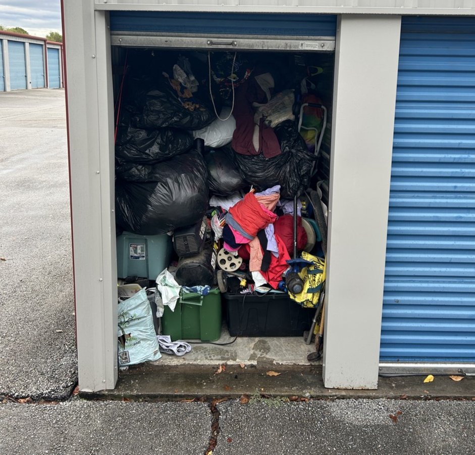5 x 10 storage unit in Rogers, AR