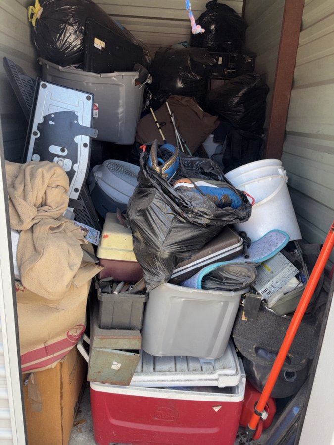 5 x 10 storage unit in Orlando, FL