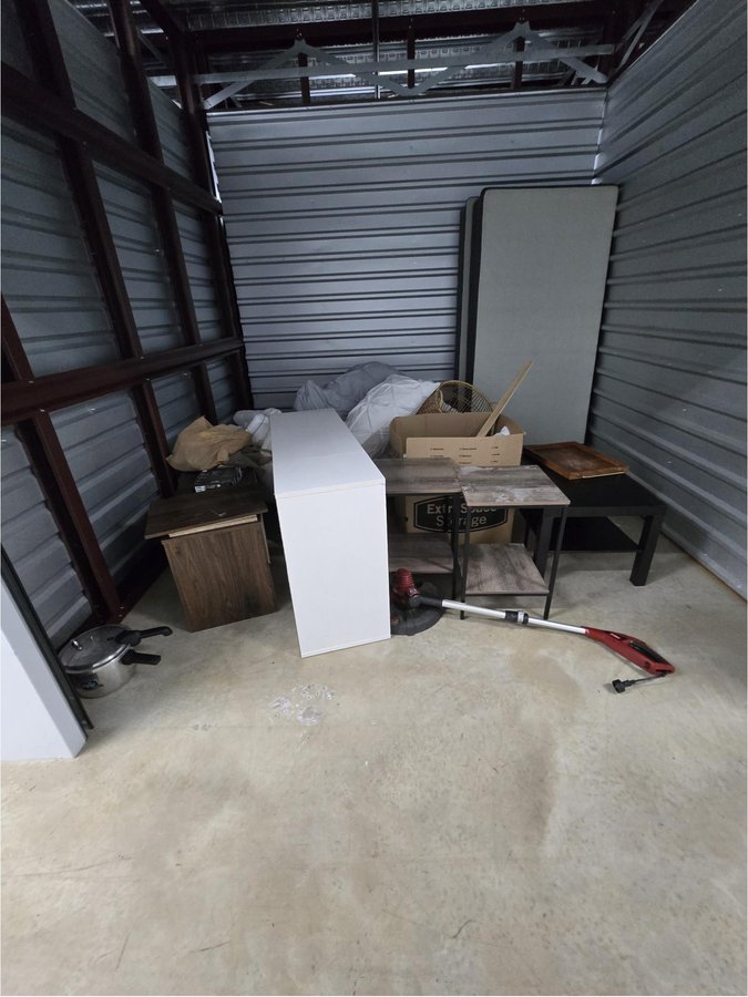 10 x 10 storage unit in Marietta, GA