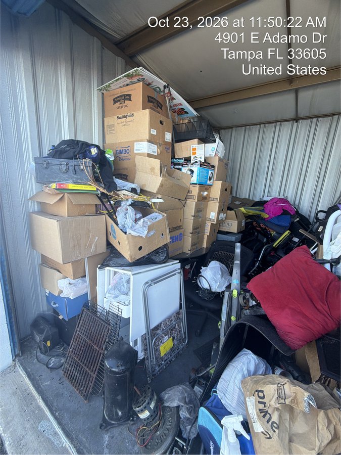 10 x 15 storage unit in Tampa, FL