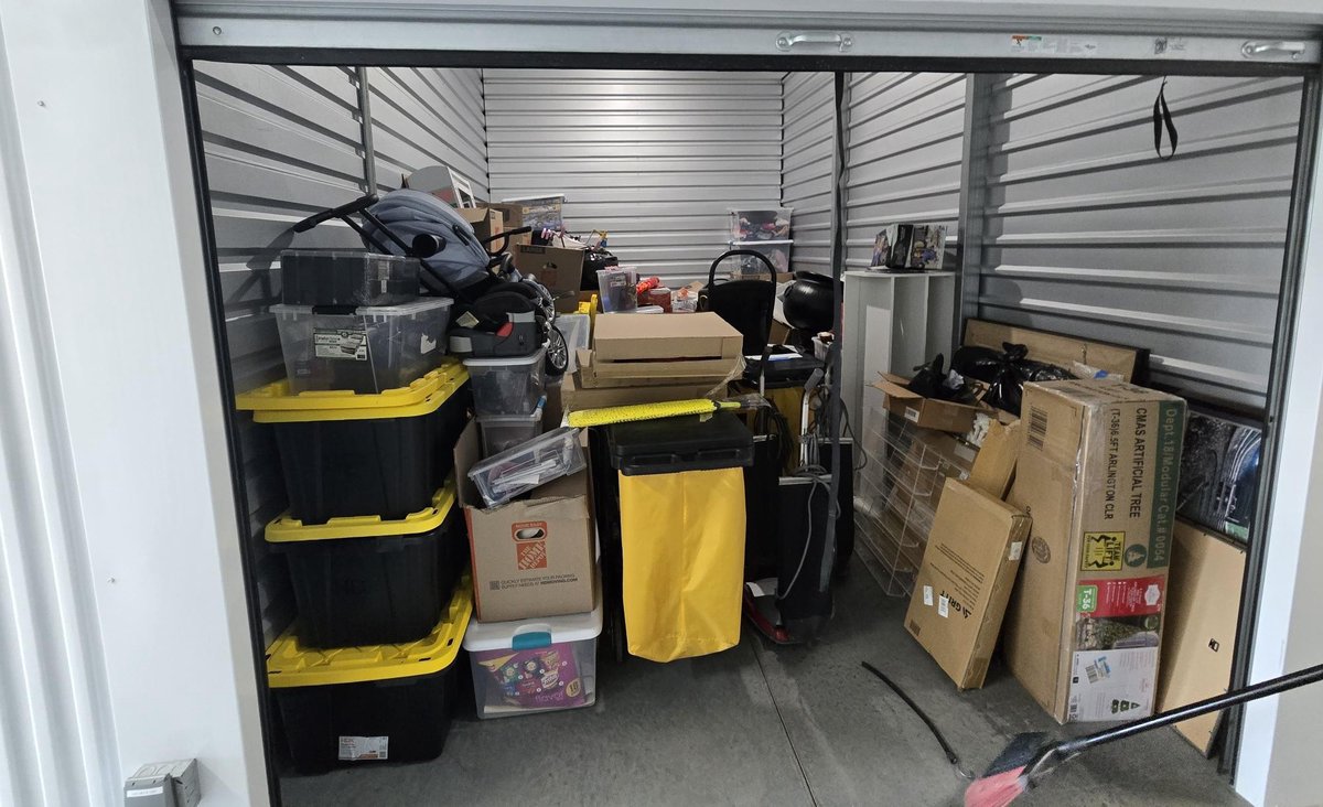 10 x 15 storage unit in St Cloud, FL