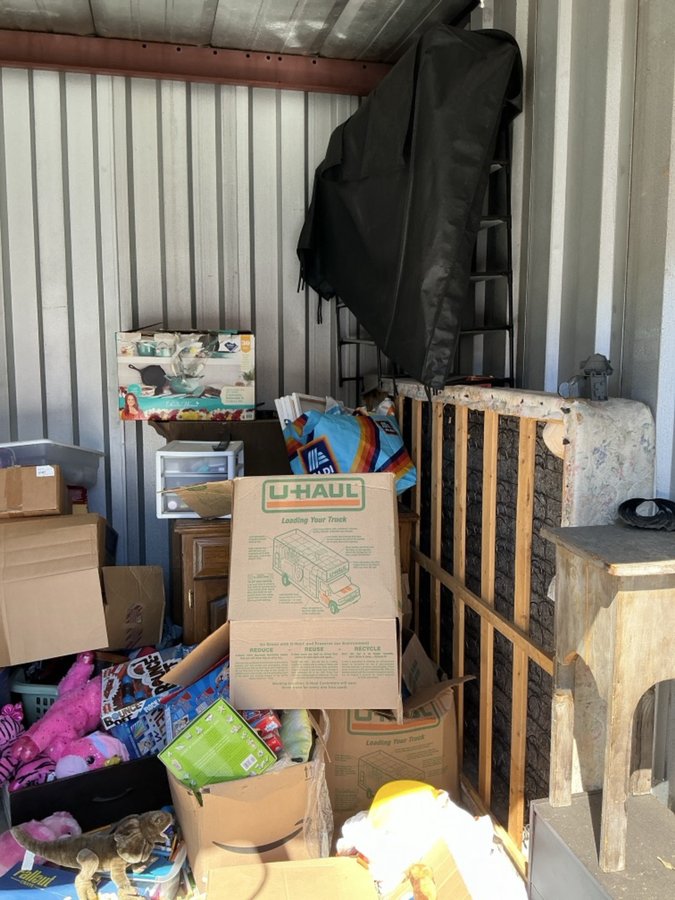 10 x 10 storage unit in Alcoa, TN