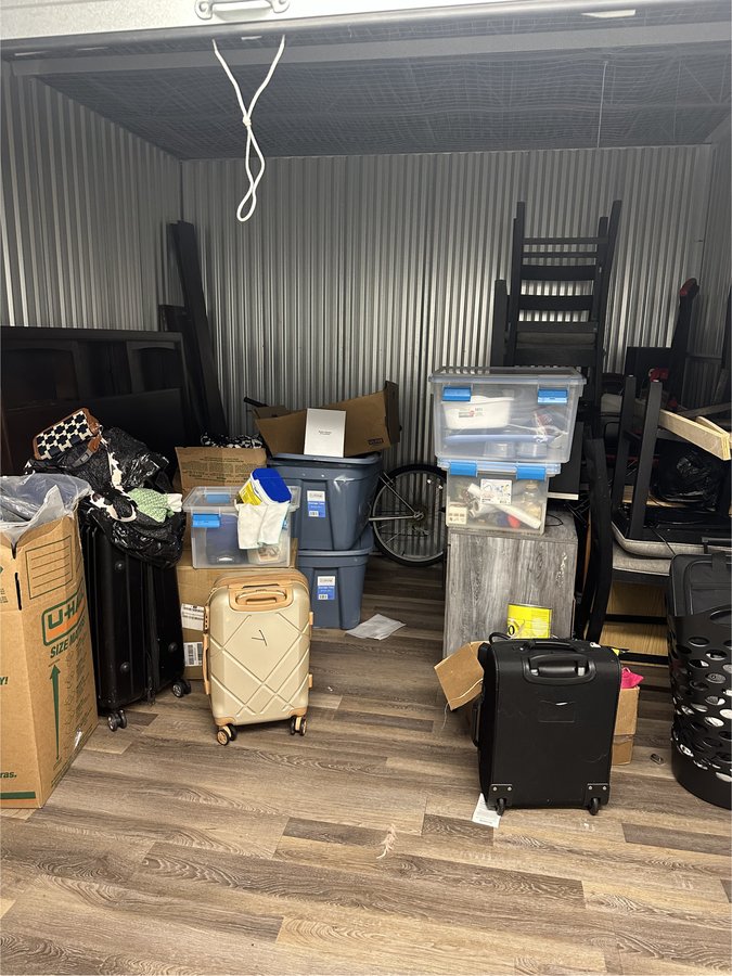 10 x 10 storage unit in Florence, KY