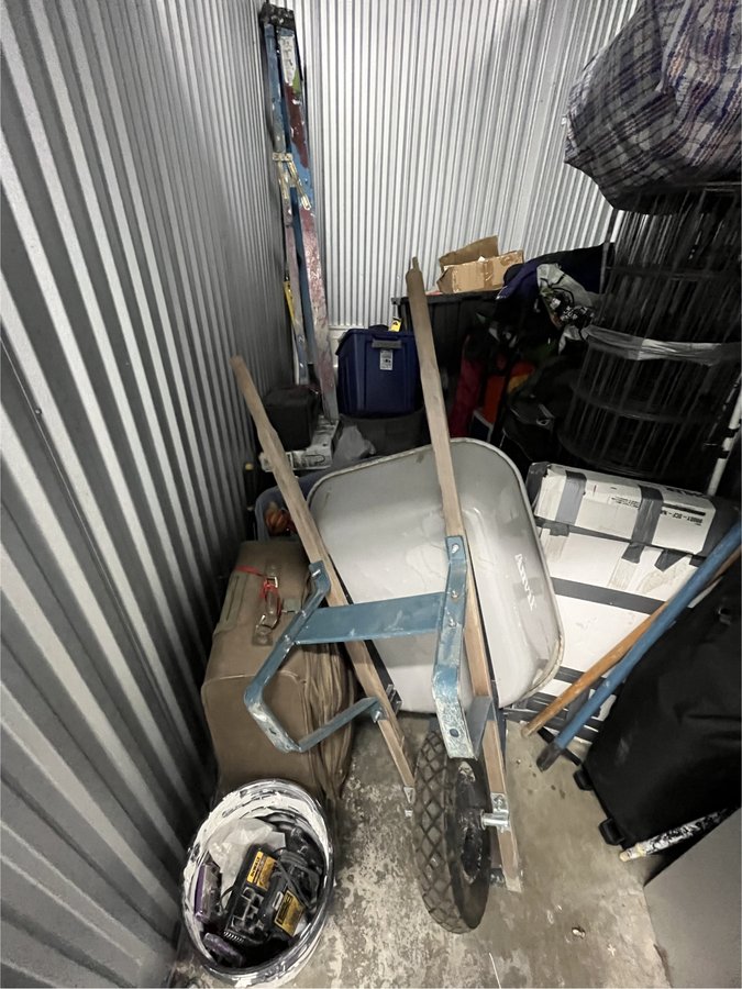 5 x 10 storage unit in College Point, NY