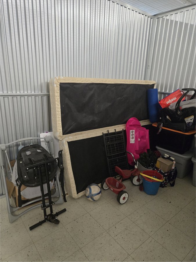 10 x 10 storage unit in Youngstown, OH