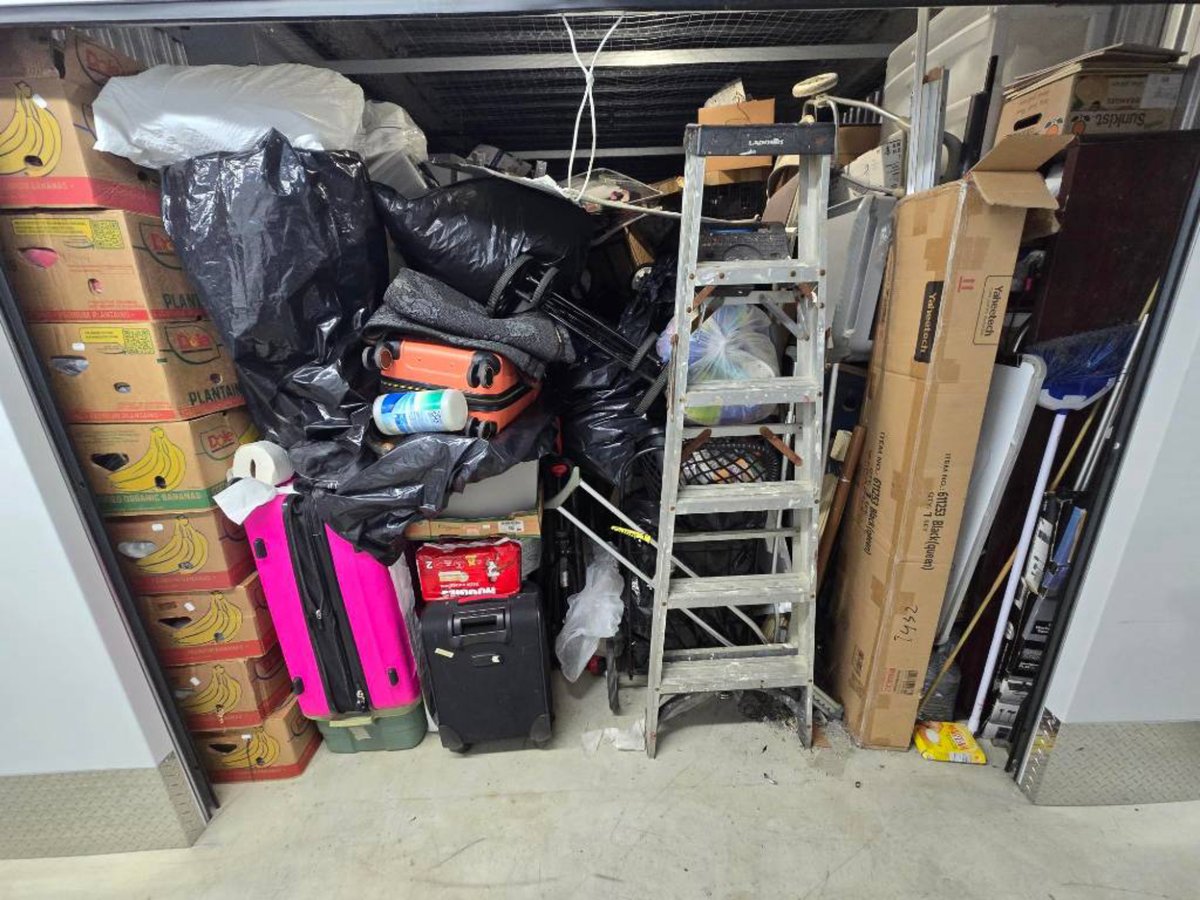 10 x 15 storage unit in Washington, DC