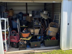 10 x 10 unit in Caryville