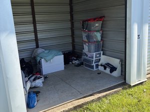 10 x 10 unit in Caryville