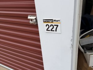 10 x 10 unit in Davenport