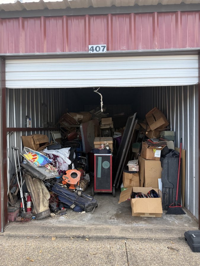 10 x 30 storage unit in Greenville, TX