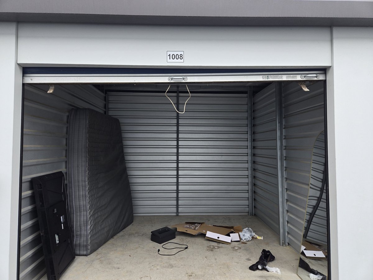 10 x 10 storage unit in Clover, SC