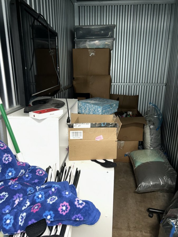 5 x 10 storage unit in Chicago, IL