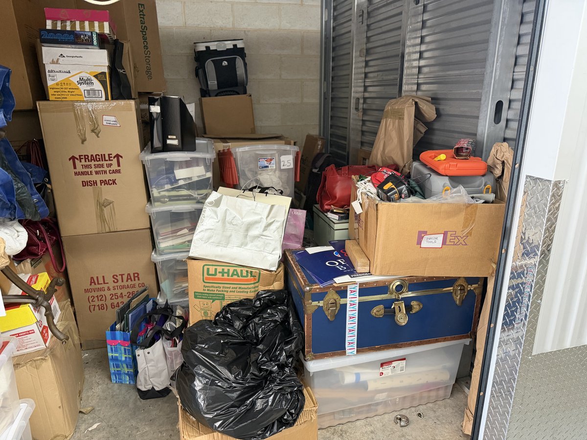 10 x 10 storage unit in Manassas, VA