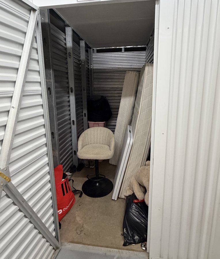 5 x 10 storage unit in Manassas, VA