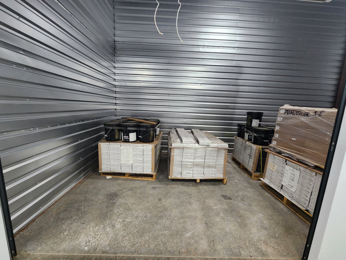 20 x 10 storage unit in Coral Springs, FL