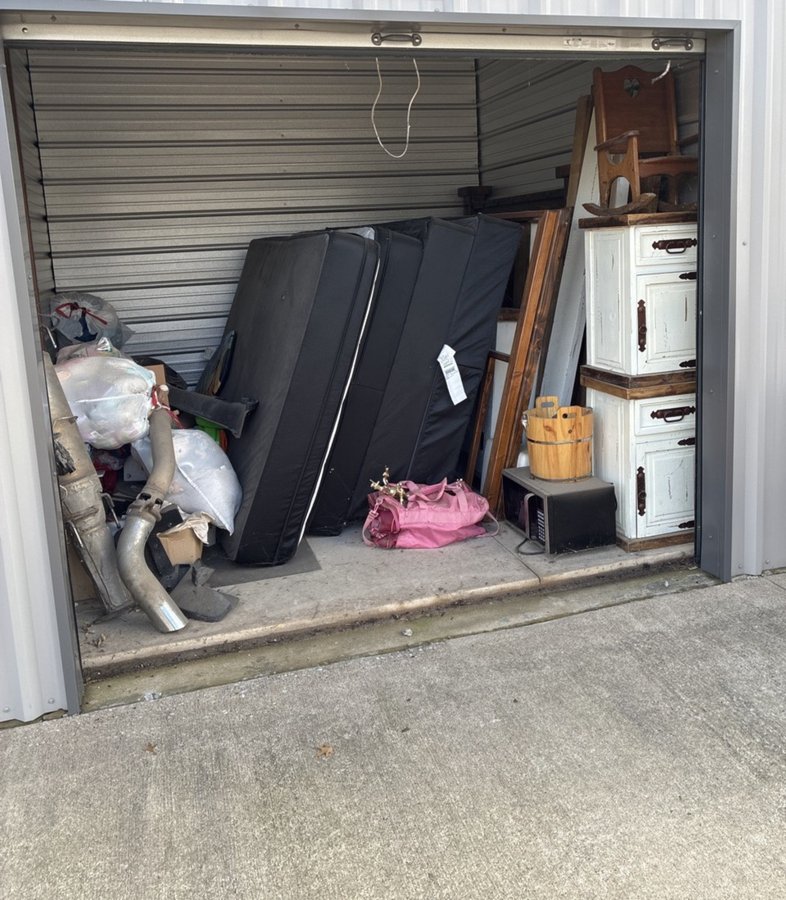 10 x 10 storage unit in Siloam Springs, AR