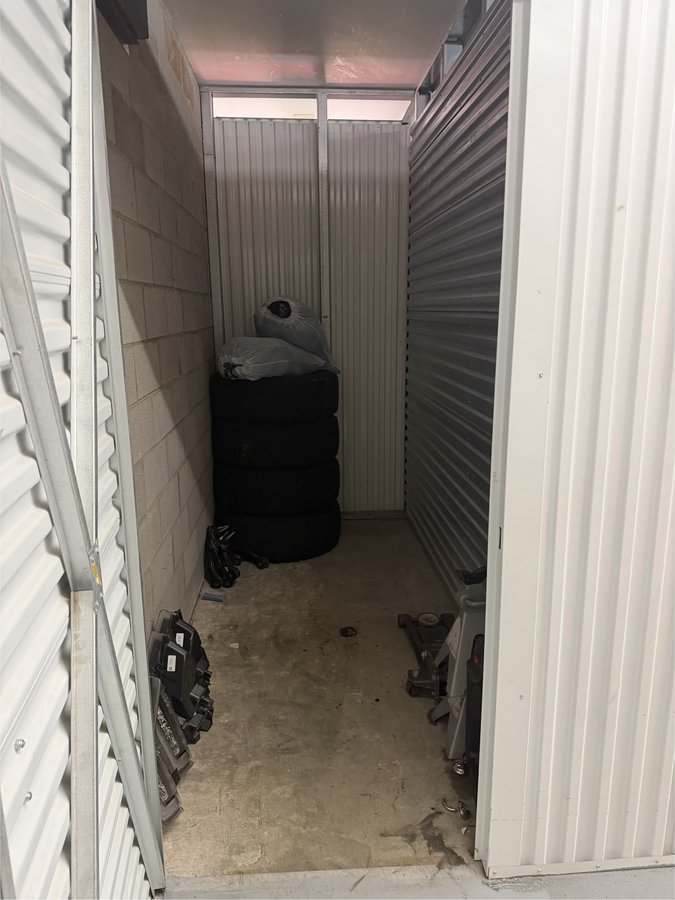 5 x 10 storage unit in Manassas, VA