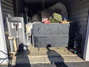 10 x 25 unit in Fayetteville