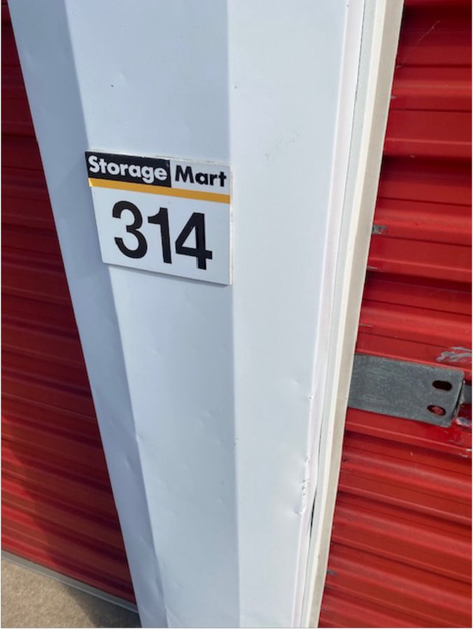 4 x 9 storage unit in Davenport, IA