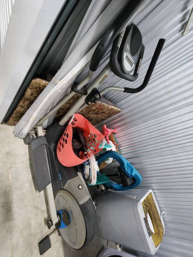 10 x 5 storage unit in Baytown, TX
