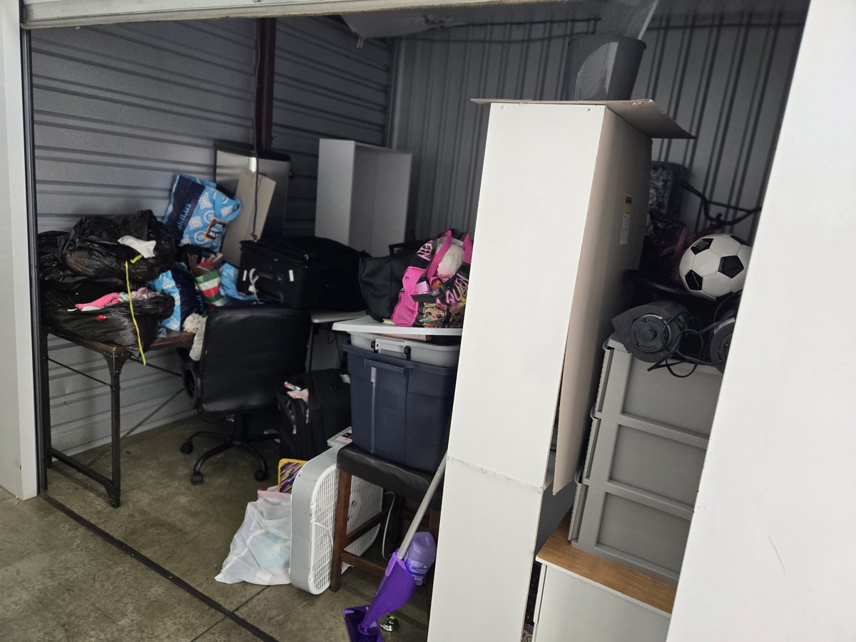 10 x 10 storage unit in Fayetteville, NC