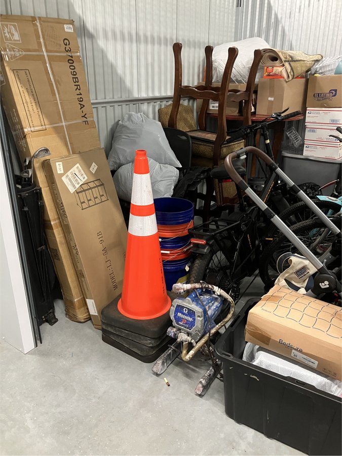 10 x 10 storage unit in Pinellas Park, FL