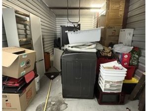 10 x 20 unit in Manor