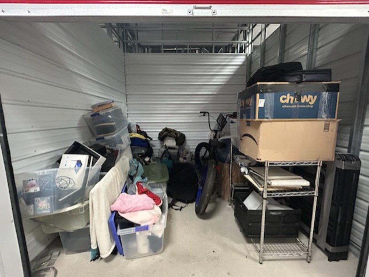 10 x 10 storage unit in Monroe, MI