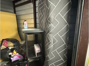 10 x 10 unit in Austin