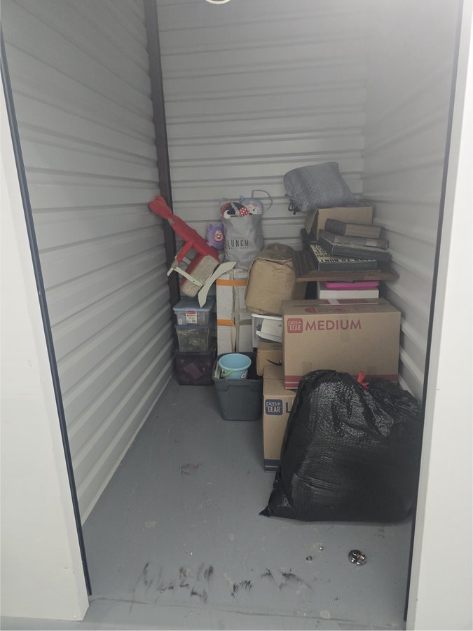 5 x 7 storage unit in Hutto, TX