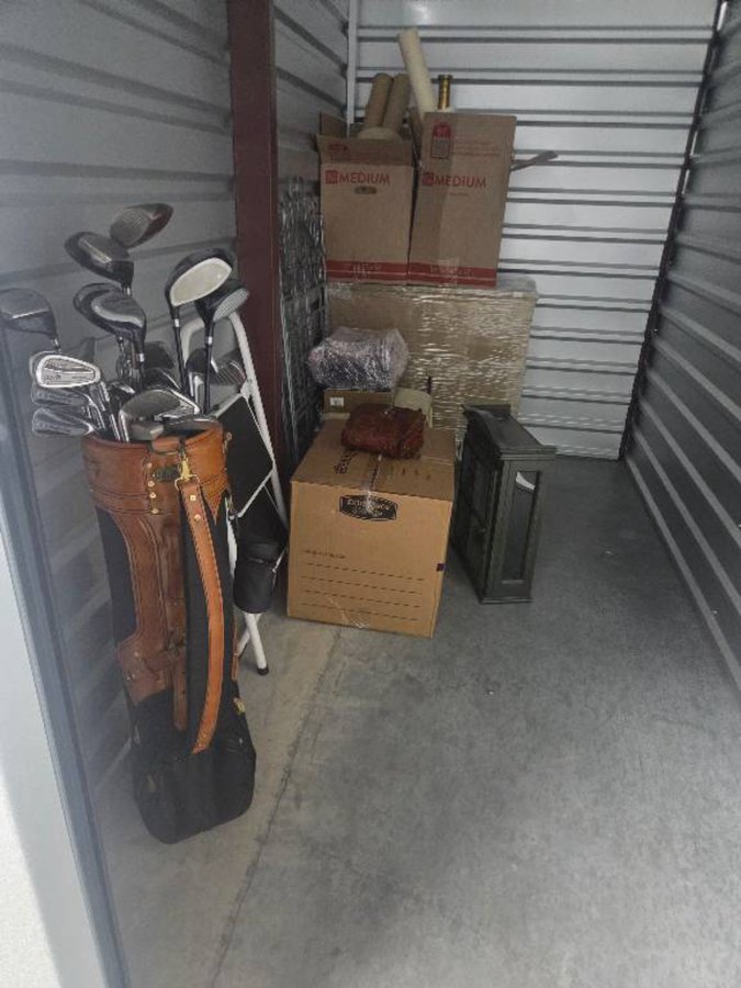 5 x 10 storage unit in Sterling, VA