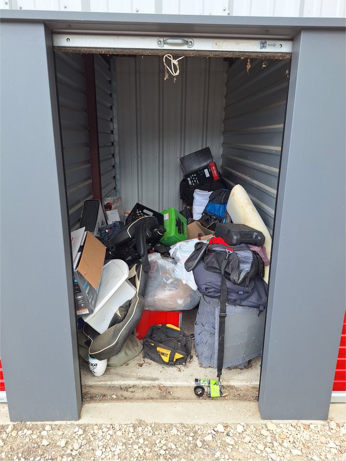 5 x 10 storage unit in Hutto, TX