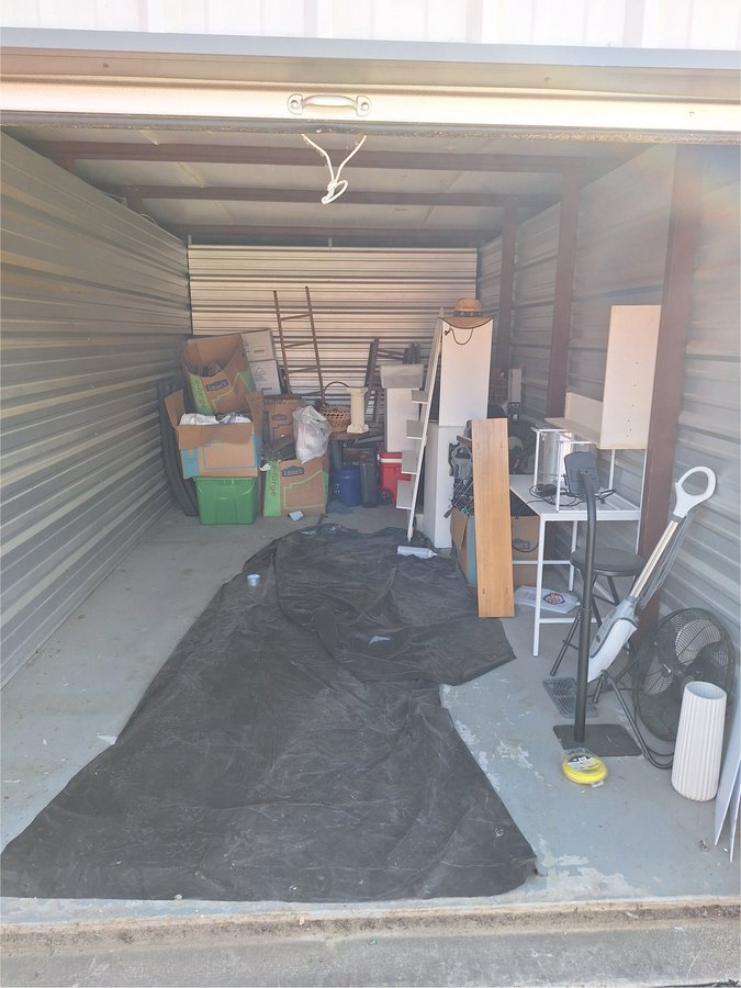 10 x 20 storage unit in Hutto, TX