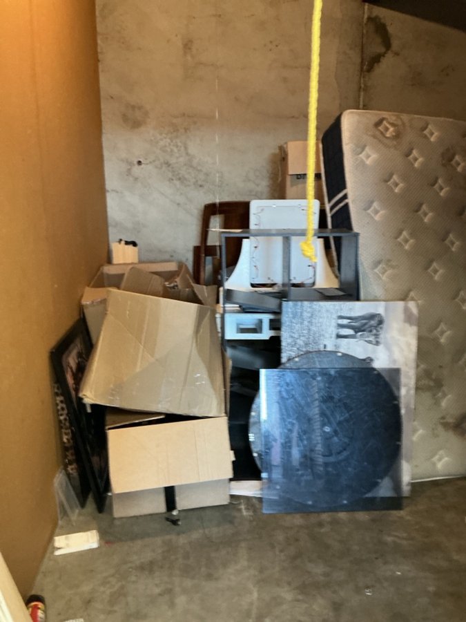 10 x 15 storage unit in Sacramento, CA