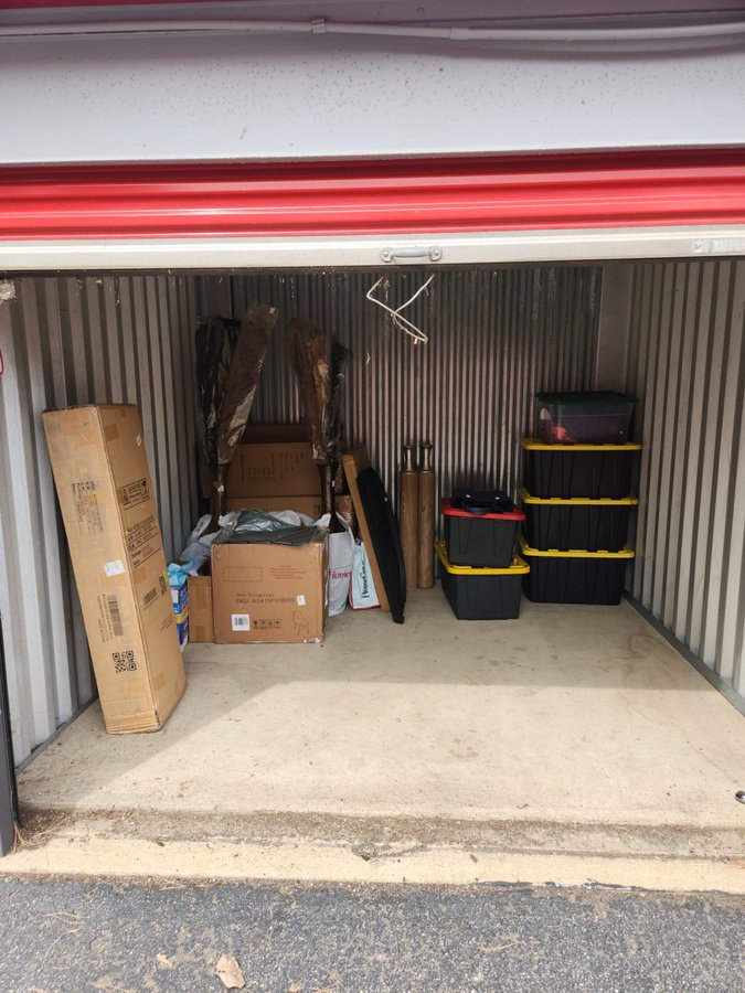 10 x 10 storage unit in Cleveland, OH